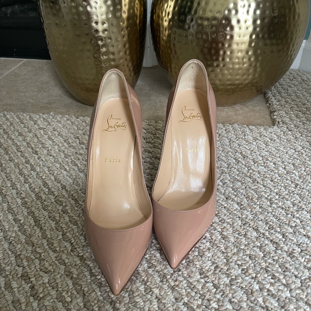 Authentic patent leather Louboutin So Kate’s 39 1/2.